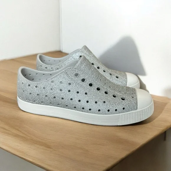Native Kids Sneakers gray sparkly Jefferson style vented rubber size J2 - Picture 6 of 10
